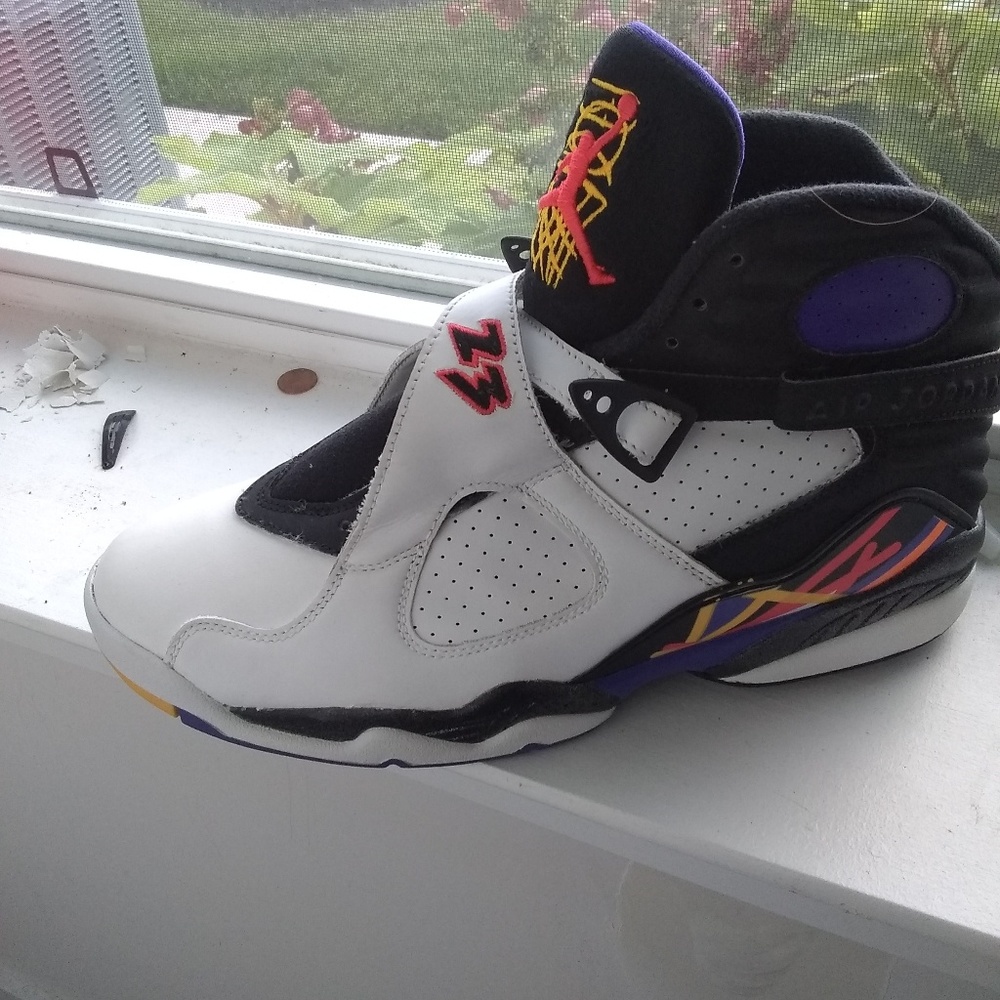 Jordan 8s - Picture 2 of 7